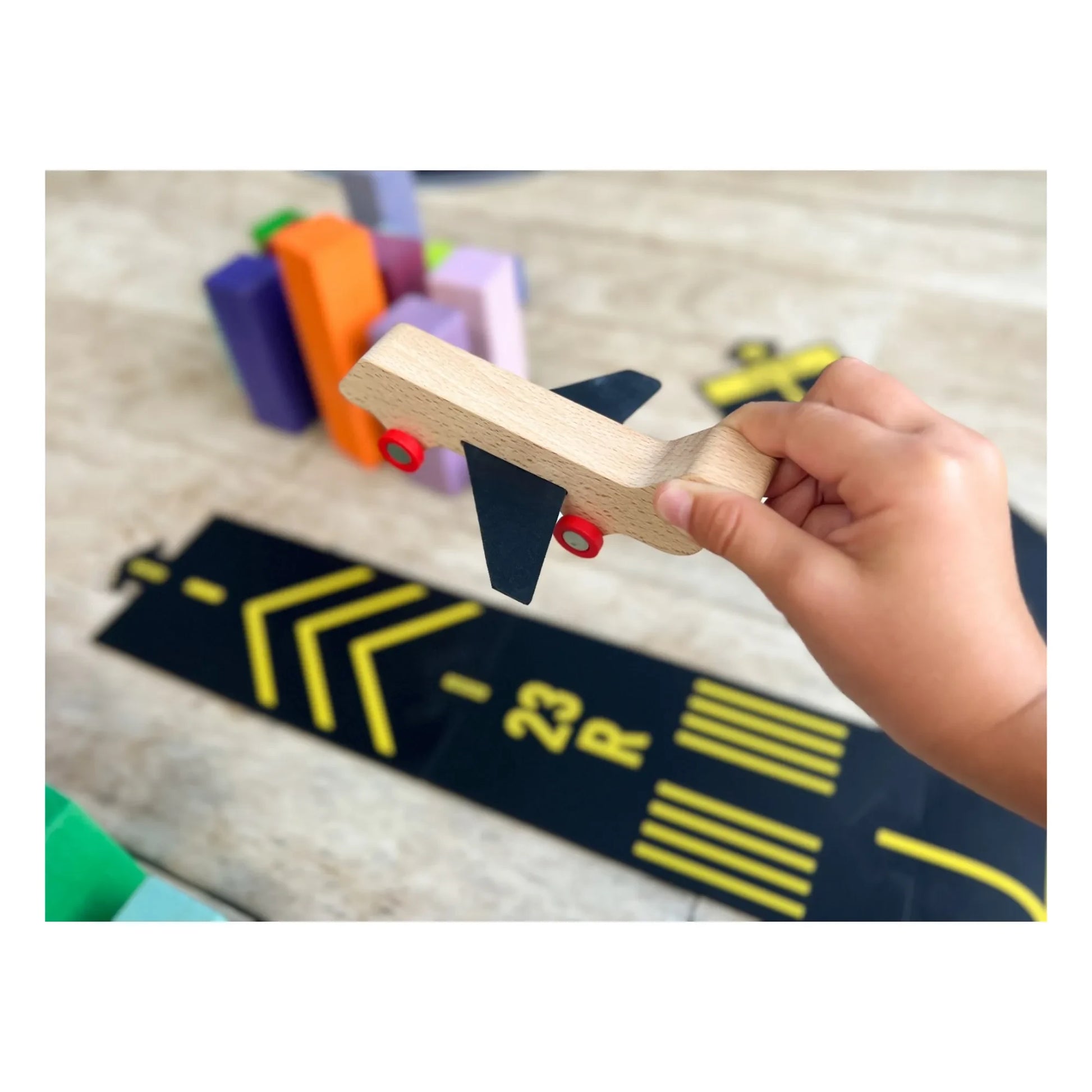 Waytoplay - Runway airport circuit with 1 plane - 8 pieces