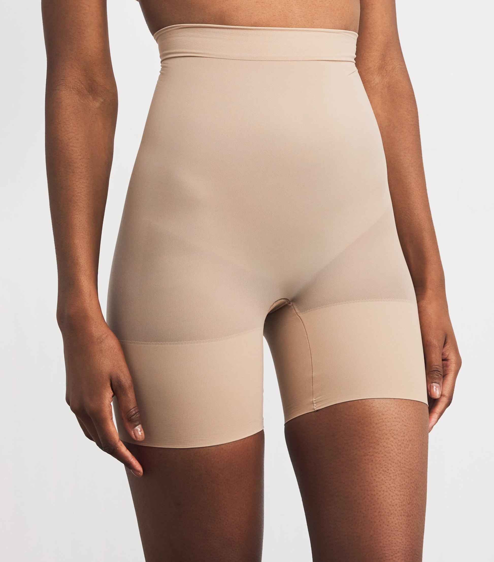 Skims Seamless Sculpt Mid-Thigh Shorts CLAY