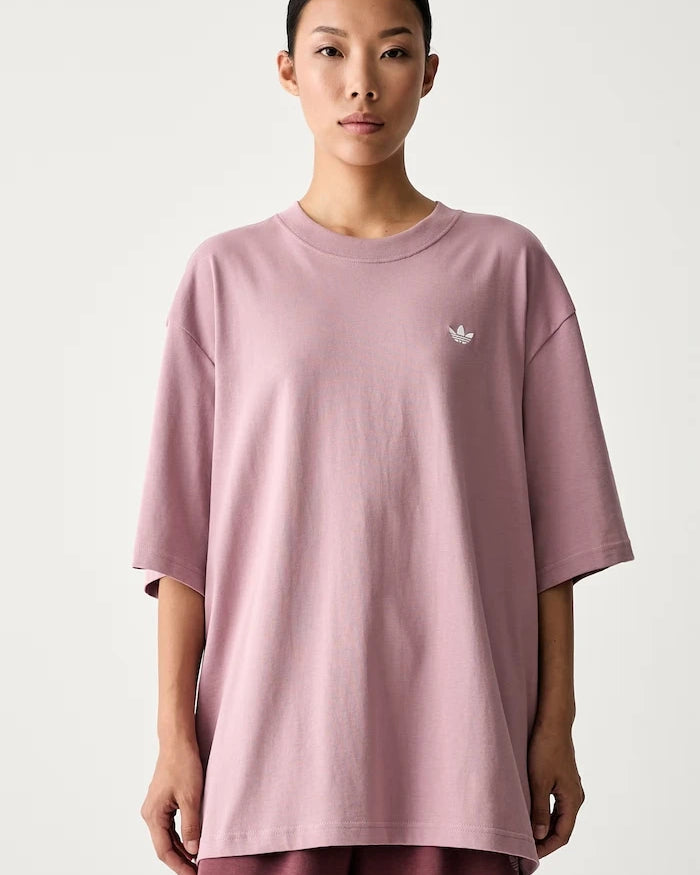 adidas Originals kadın pamuklu Essentials tişört