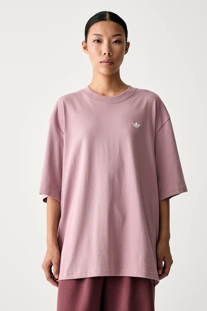 adidas Originals kadın pamuklu Essentials tişört