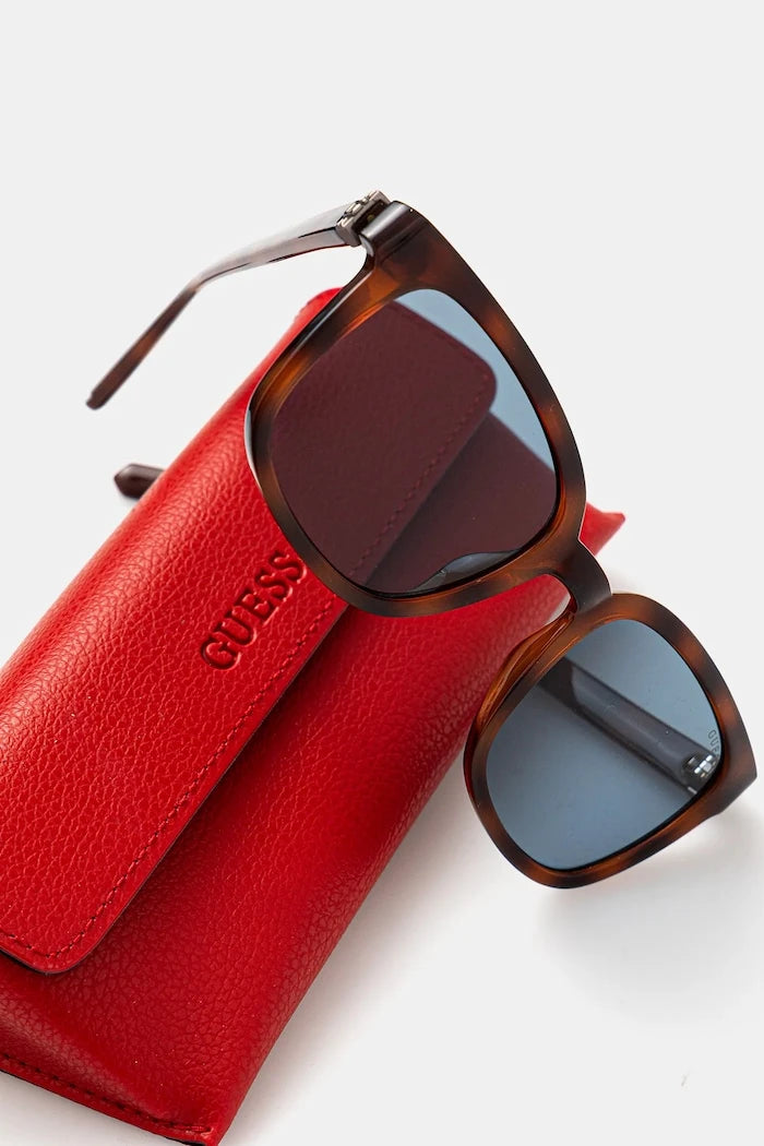 Слънчеви очила Guess