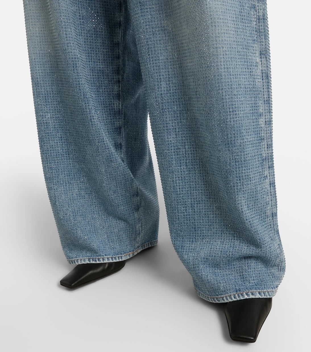 Acne Studios - جينز واسع الساق منخفض الخصر مزين بالكريستال