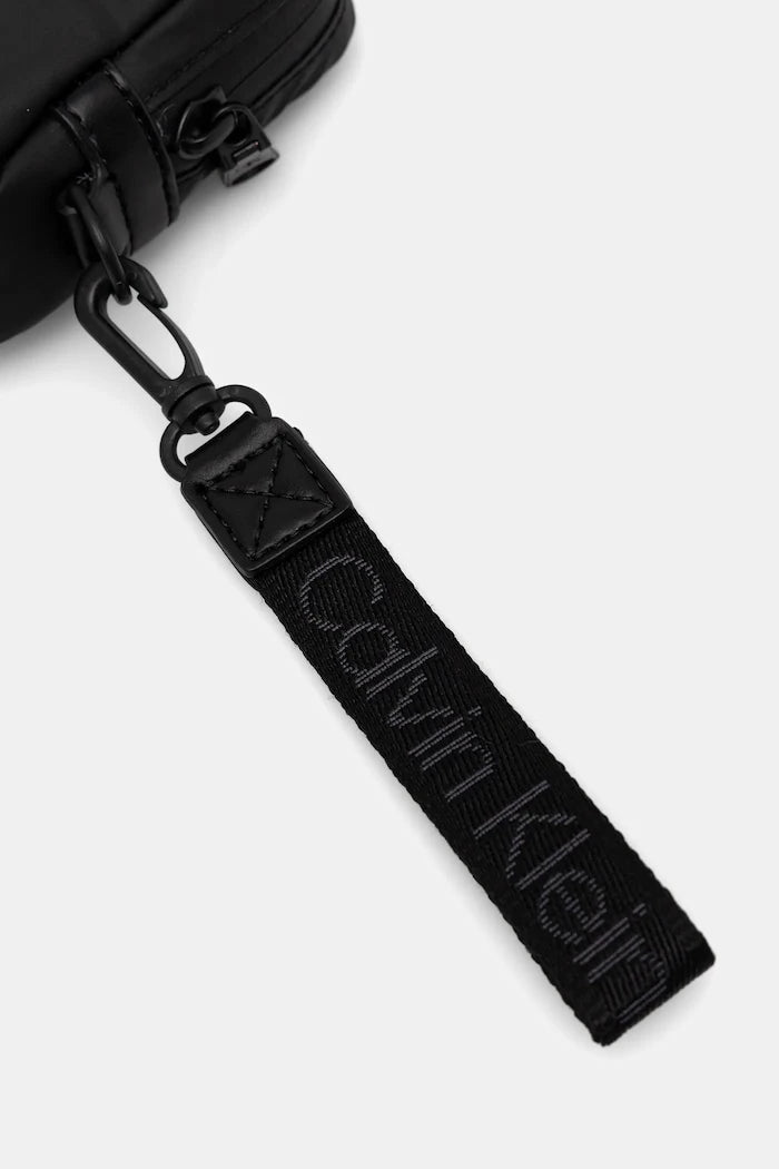 Чанта през рамо Calvin Klein