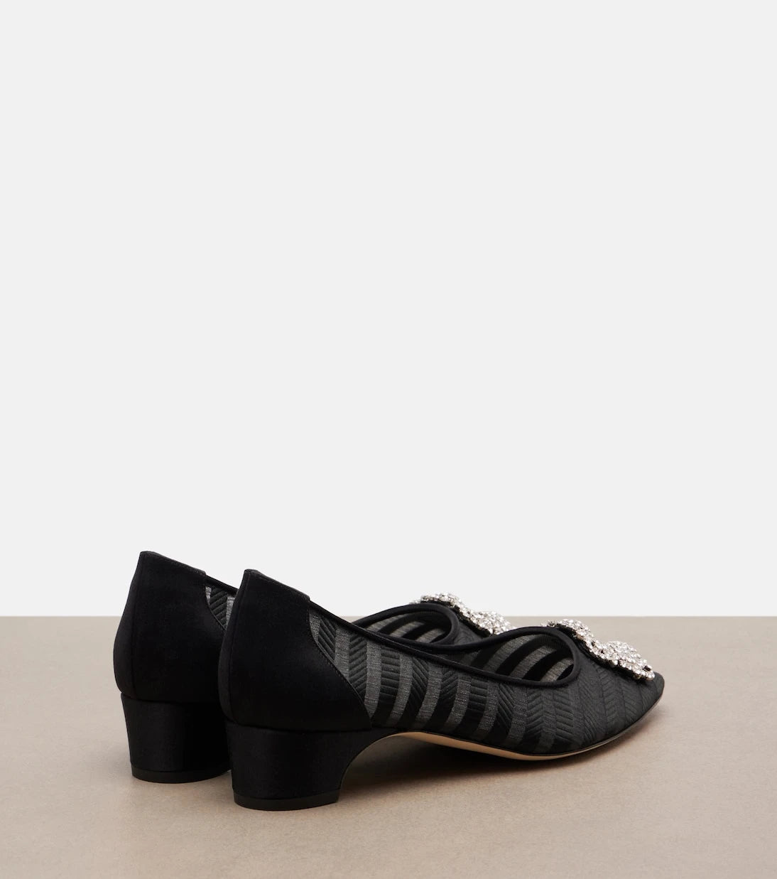 Manolo Blahnik - Hangisi embellished pumps