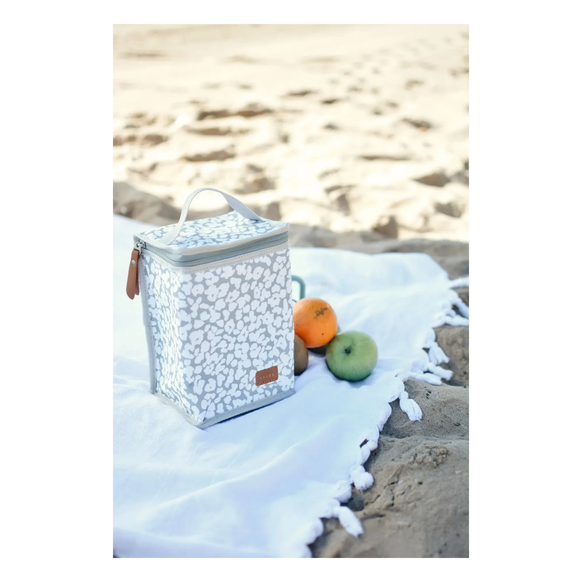 Béaba - Cherry Blossom isothermal lunch pouch | Grey