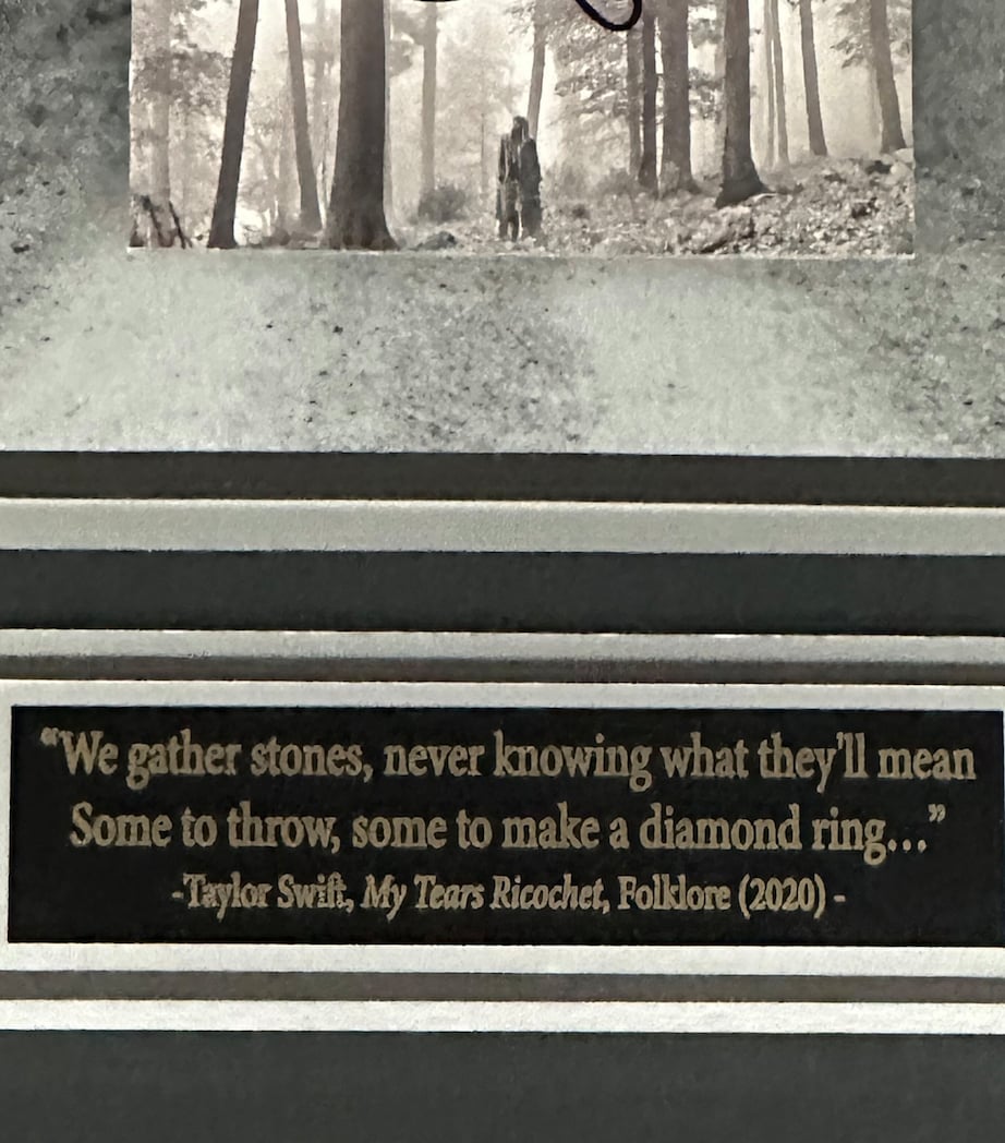 Leipzig Galleries Autographed Taylor Swift Folklore CD Display