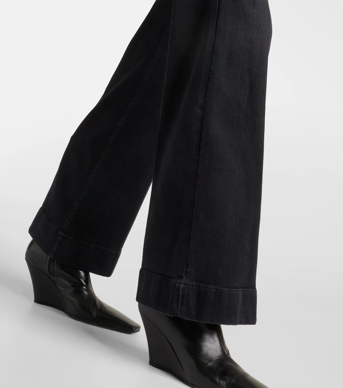 7 For All Mankind - بنطلون جينز "مودرن دوجو" بقصة ساق واسعة