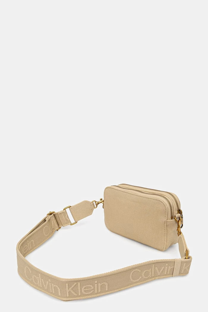 Calvin Klein Pamuklu kadın crossbody çanta
