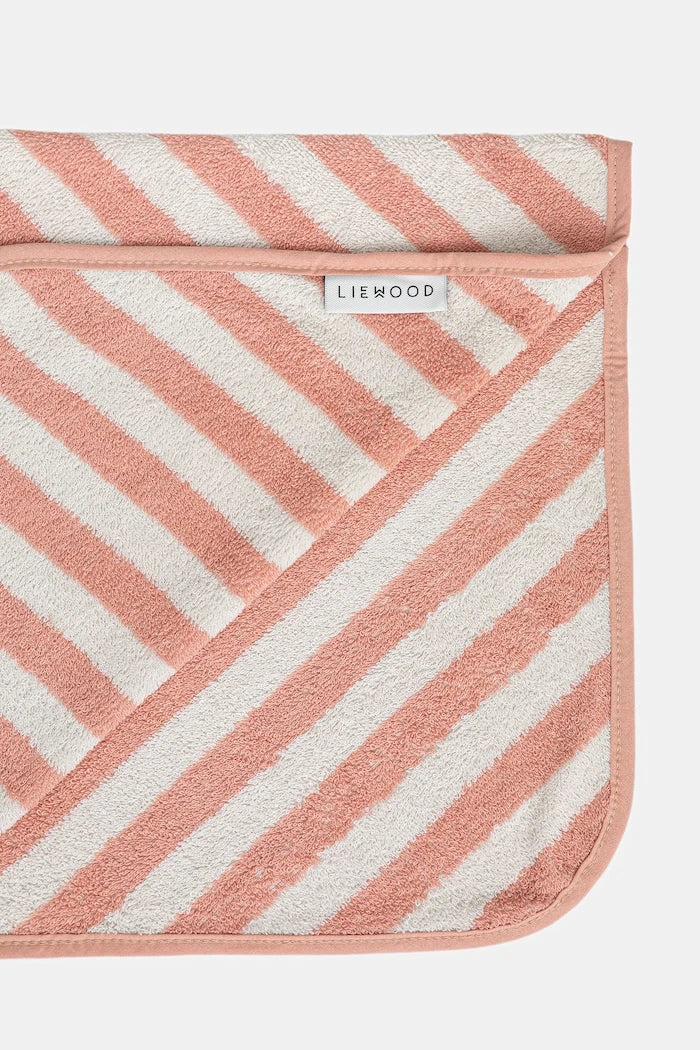 Детска кърпа Liewood Albert Hooded Towel