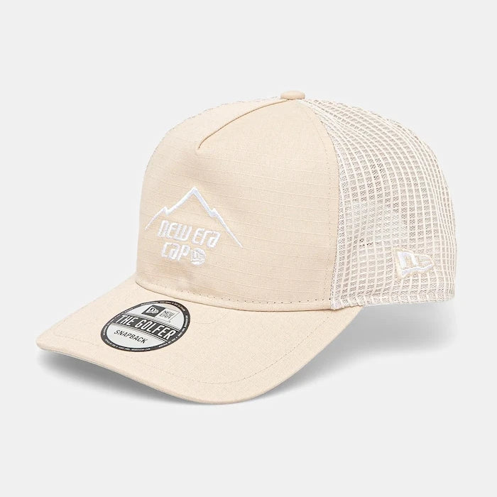 Памучна шапка с козирка New Era