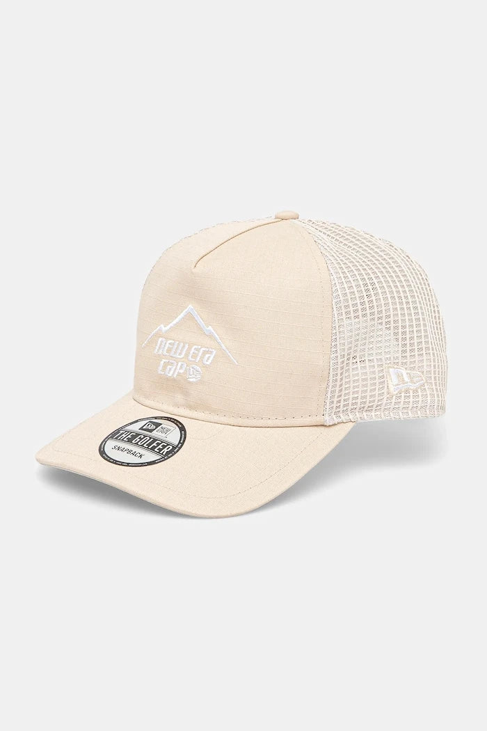 Памучна шапка с козирка New Era
