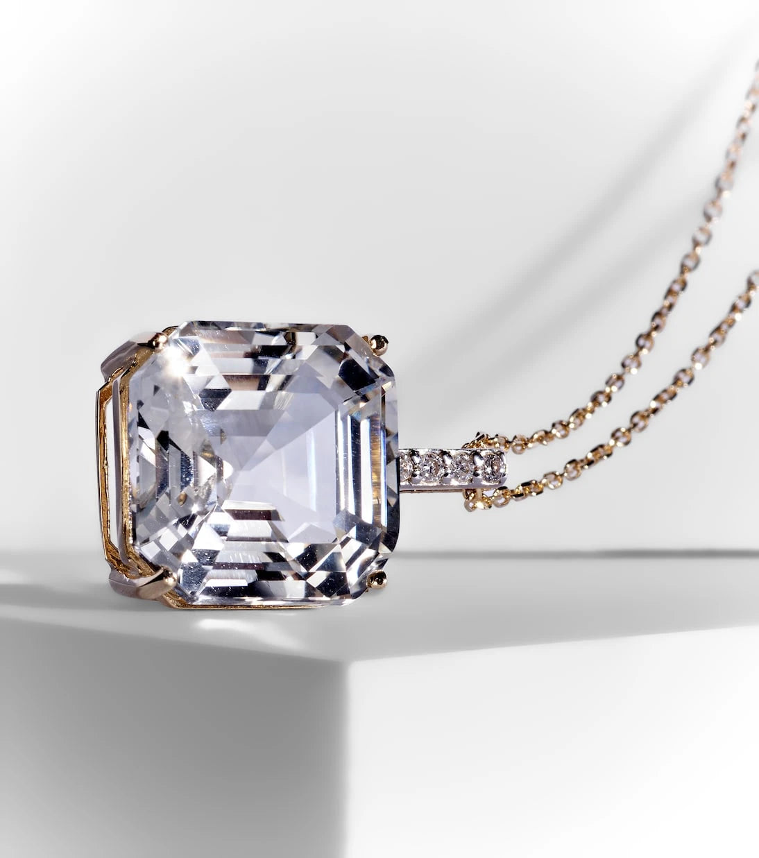 Mateo - 14kt gold necklace with topaz and diamonds