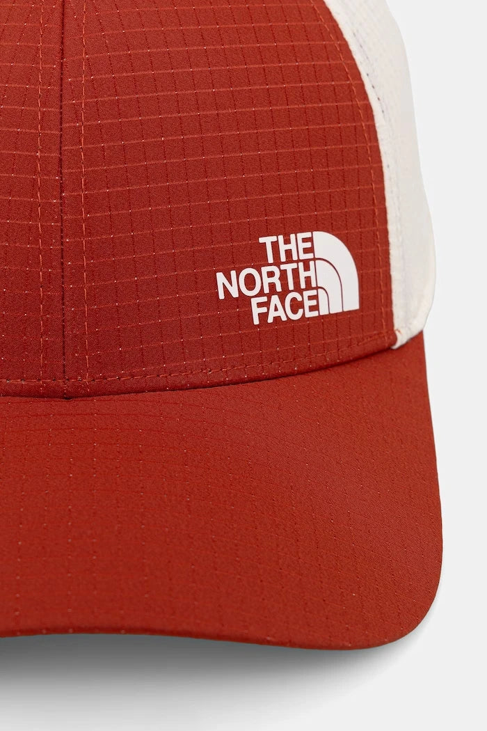 The North Face шапка с козирка TRUCKER