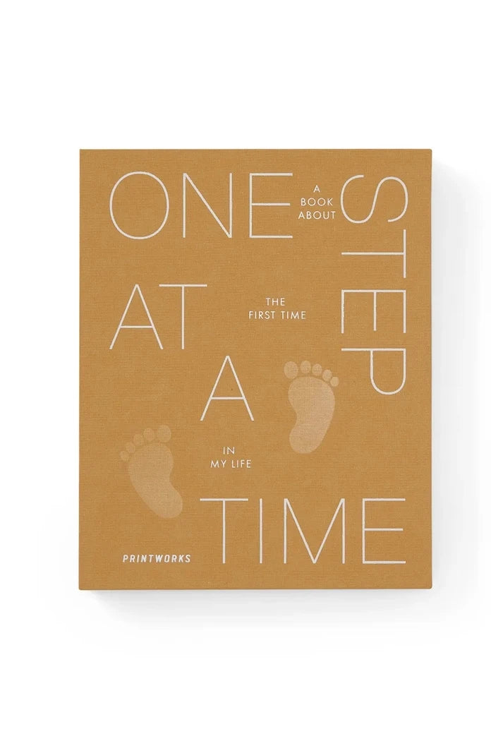 Бебешка книжка Printworks One Step at a Time