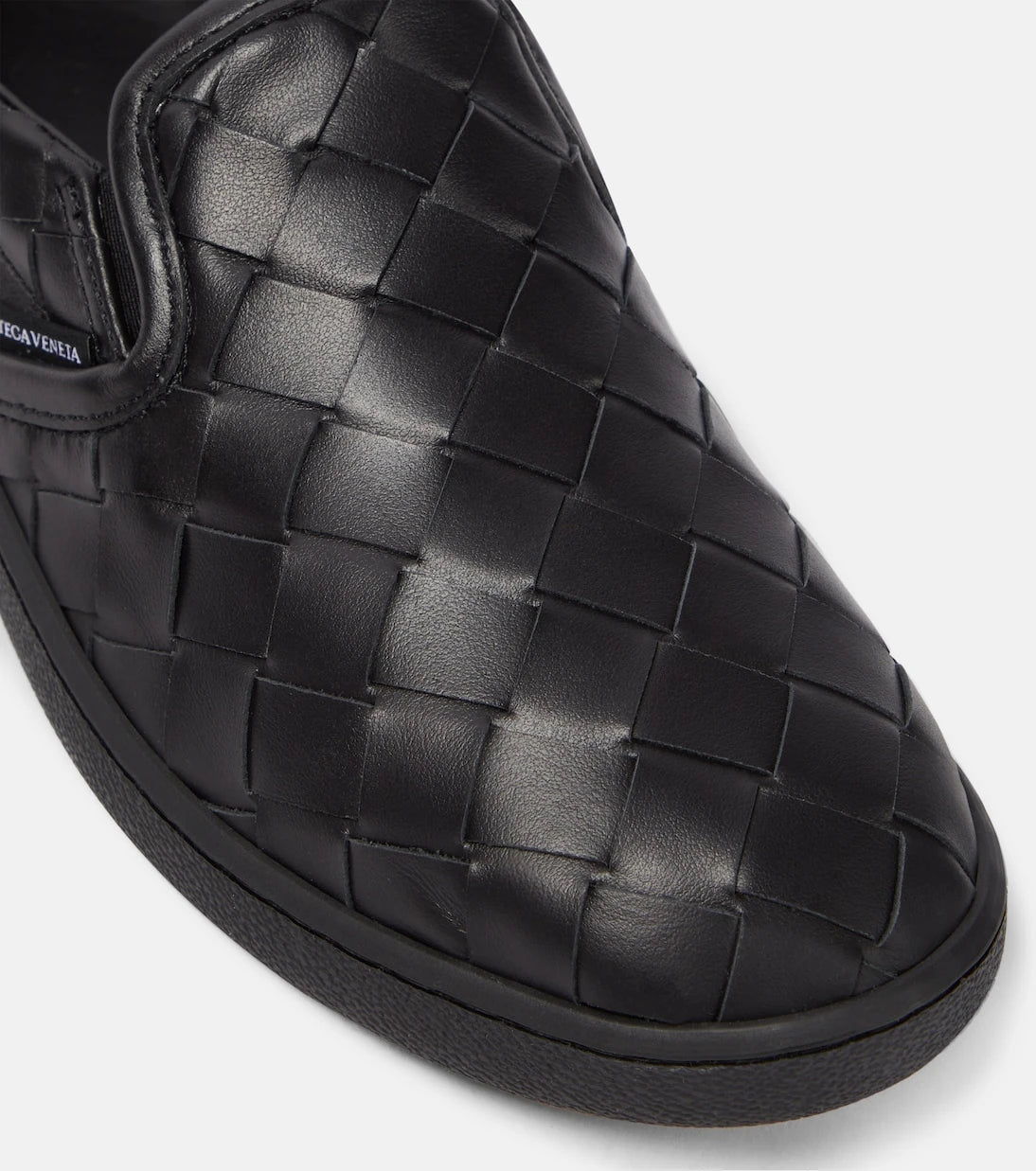 Bottega Veneta - حذاء سنيكرز سهل الارتداء من جلد سوير