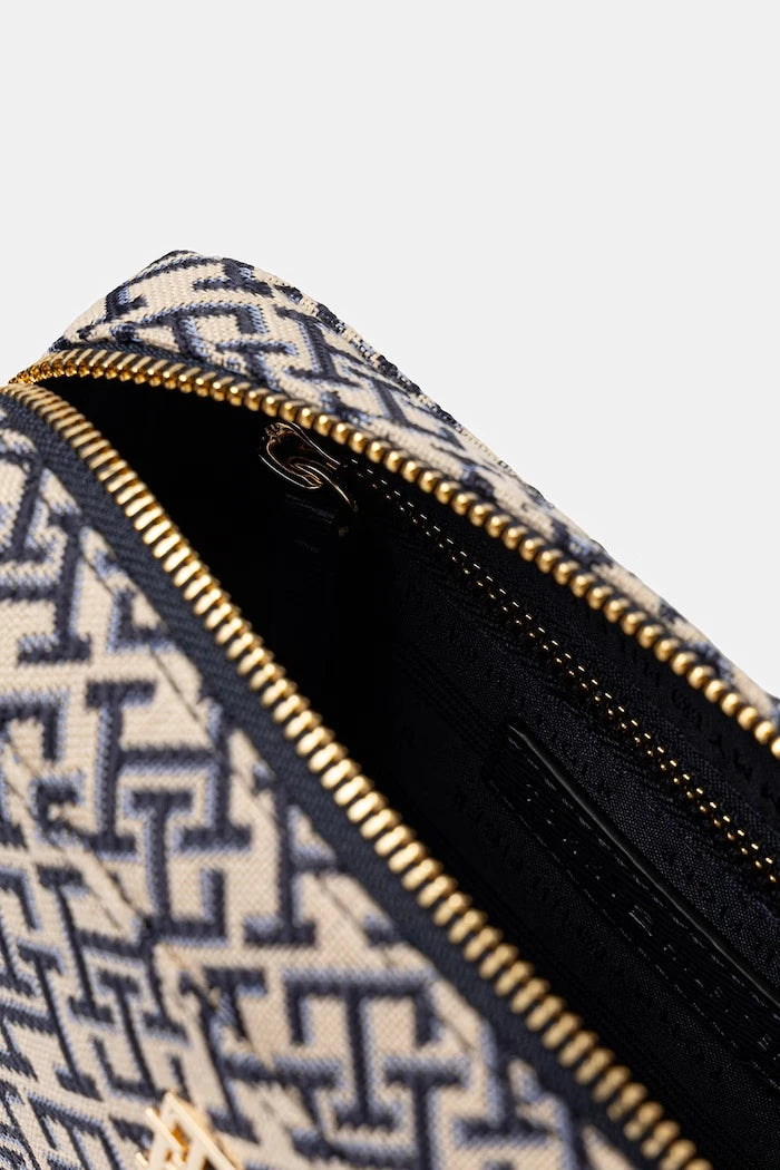 Tommy Hilfiger kadın crossbody çanta