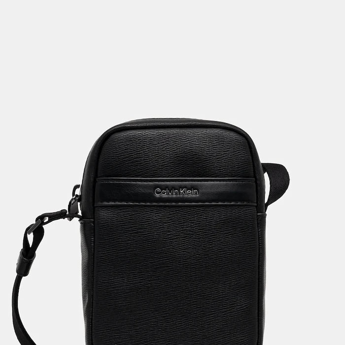 Чанта през рамо Calvin Klein