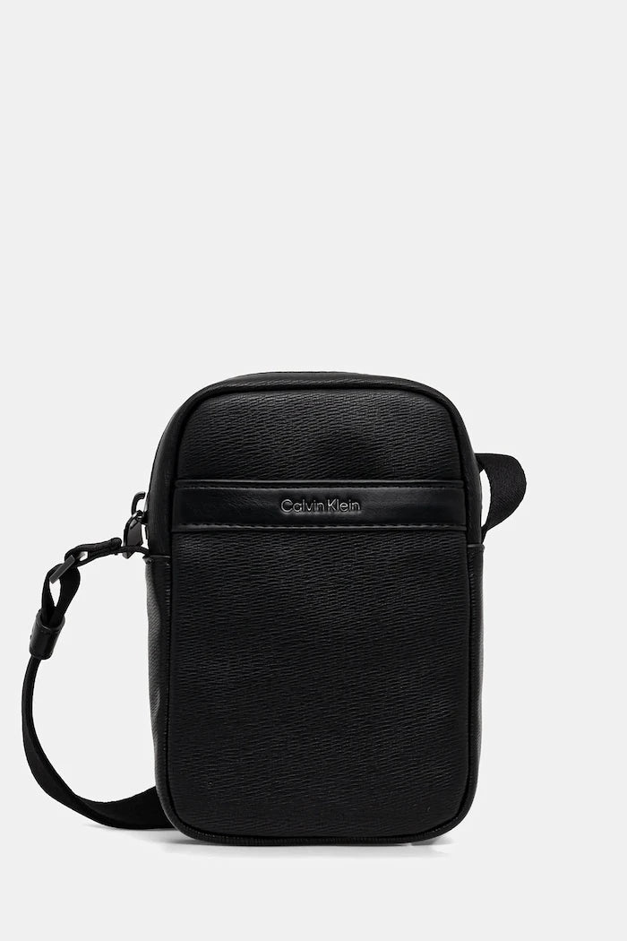 Чанта през рамо Calvin Klein