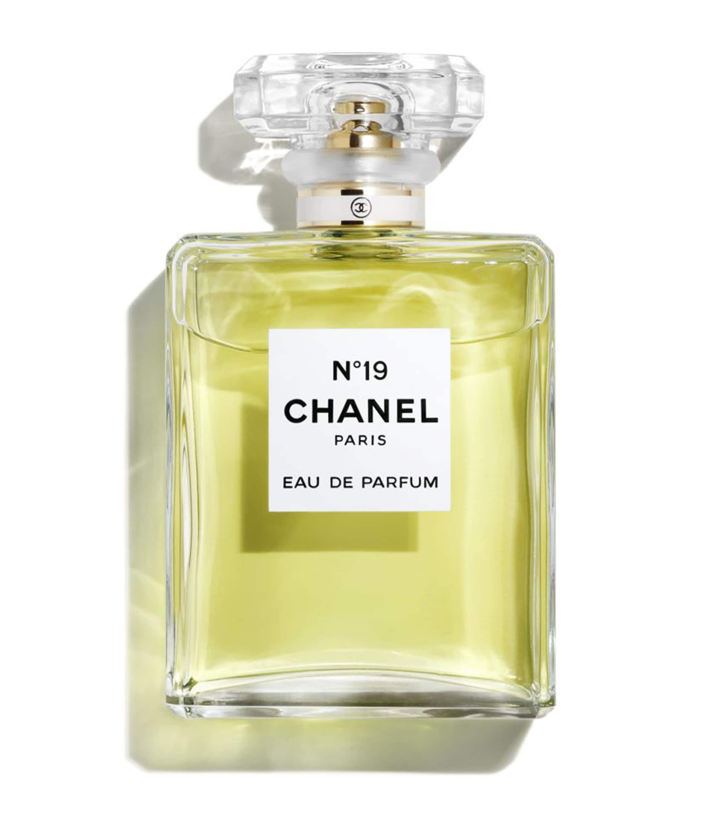 CHANEL N°19 Eau de Parfum Spray (100ml)
