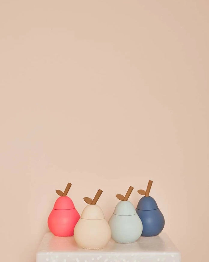 Чаша с капак OYOY Pear Cup 250 ml