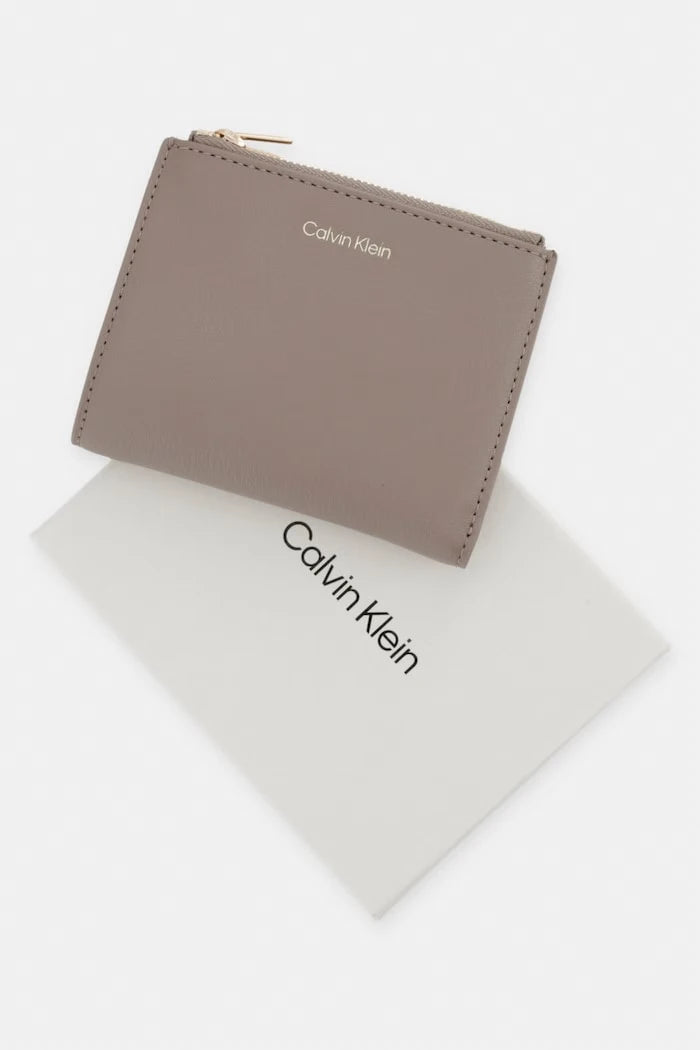 Calvin Klein Kadın Suni Deri Cüzdan
