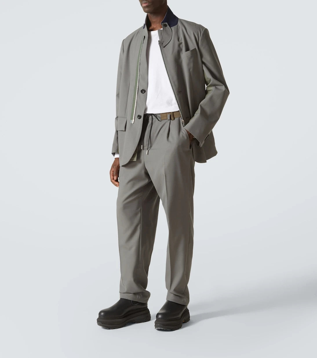 Sacai - بنطال واسع الساق بخصر متوسط الارتفاع