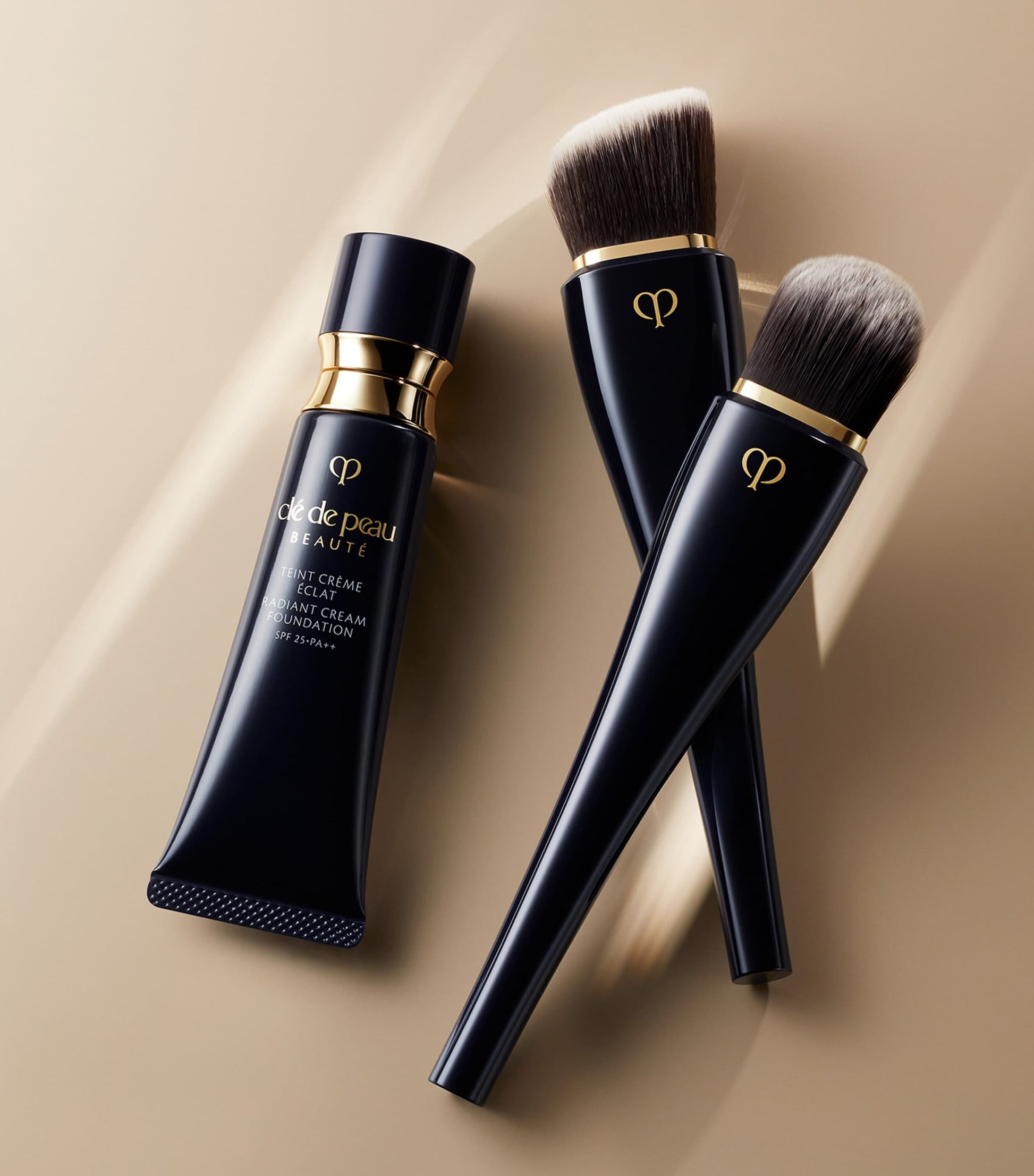 Clé de Peau Beauté Radiant Cream Foundation