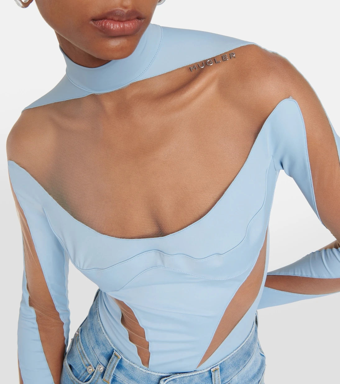 Mugler - بدلة ضيقة مزينة بألواح
