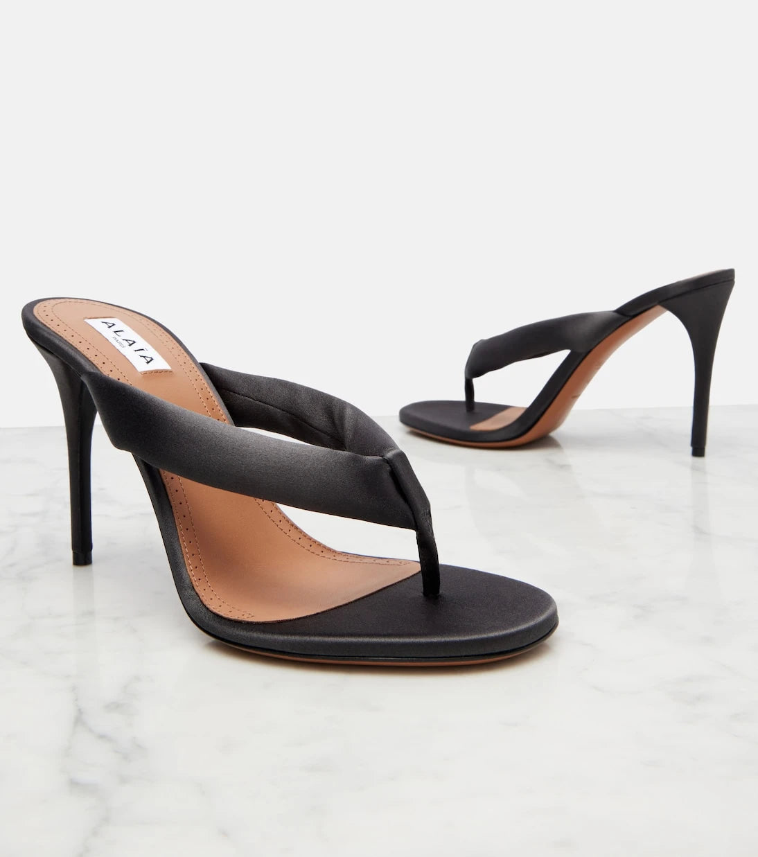 Alaïa - Padded thong sandals