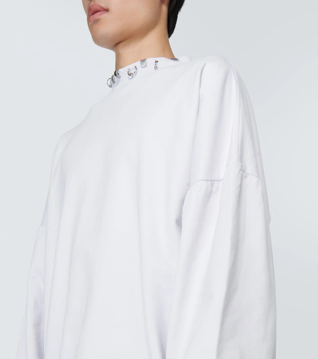 Balenciaga - سويت شيرت صوف مثقوب مستدير
