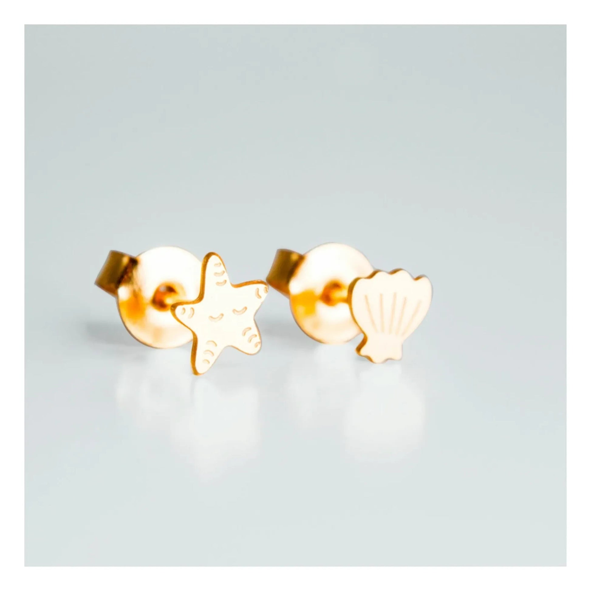 Adorabili - Asymmetrical Shell Earrings | Gold