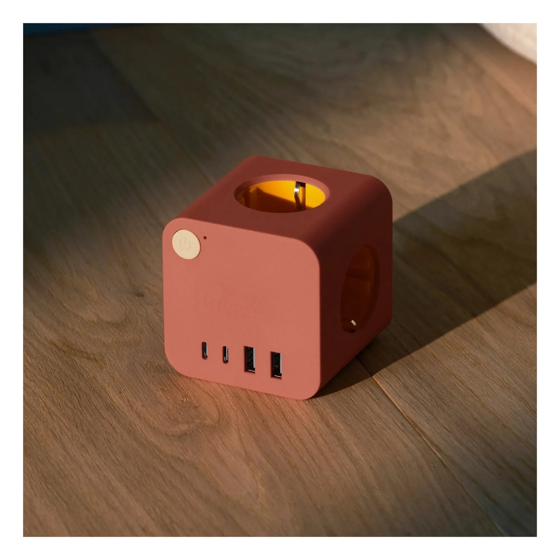 Kreafunk - Ampie compact power strip | Terracotta