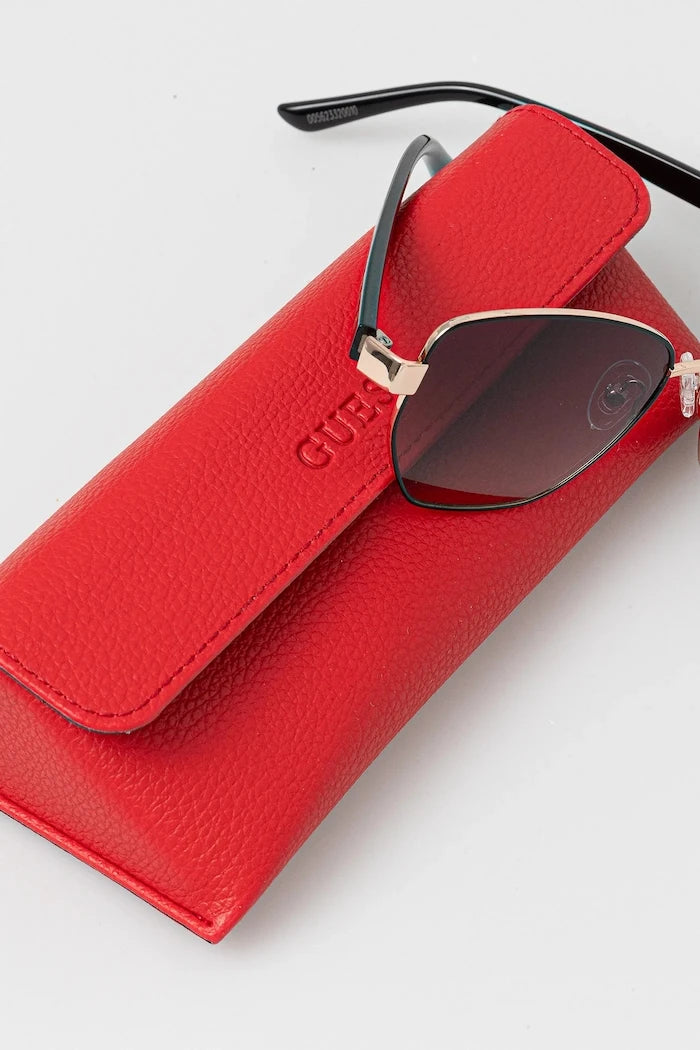 Слънчеви очила Guess