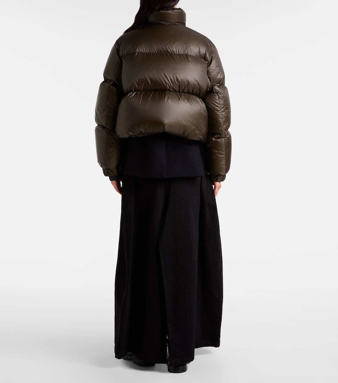 Sacai - جاكيت مبطن بالريش ومزين بالصوف
