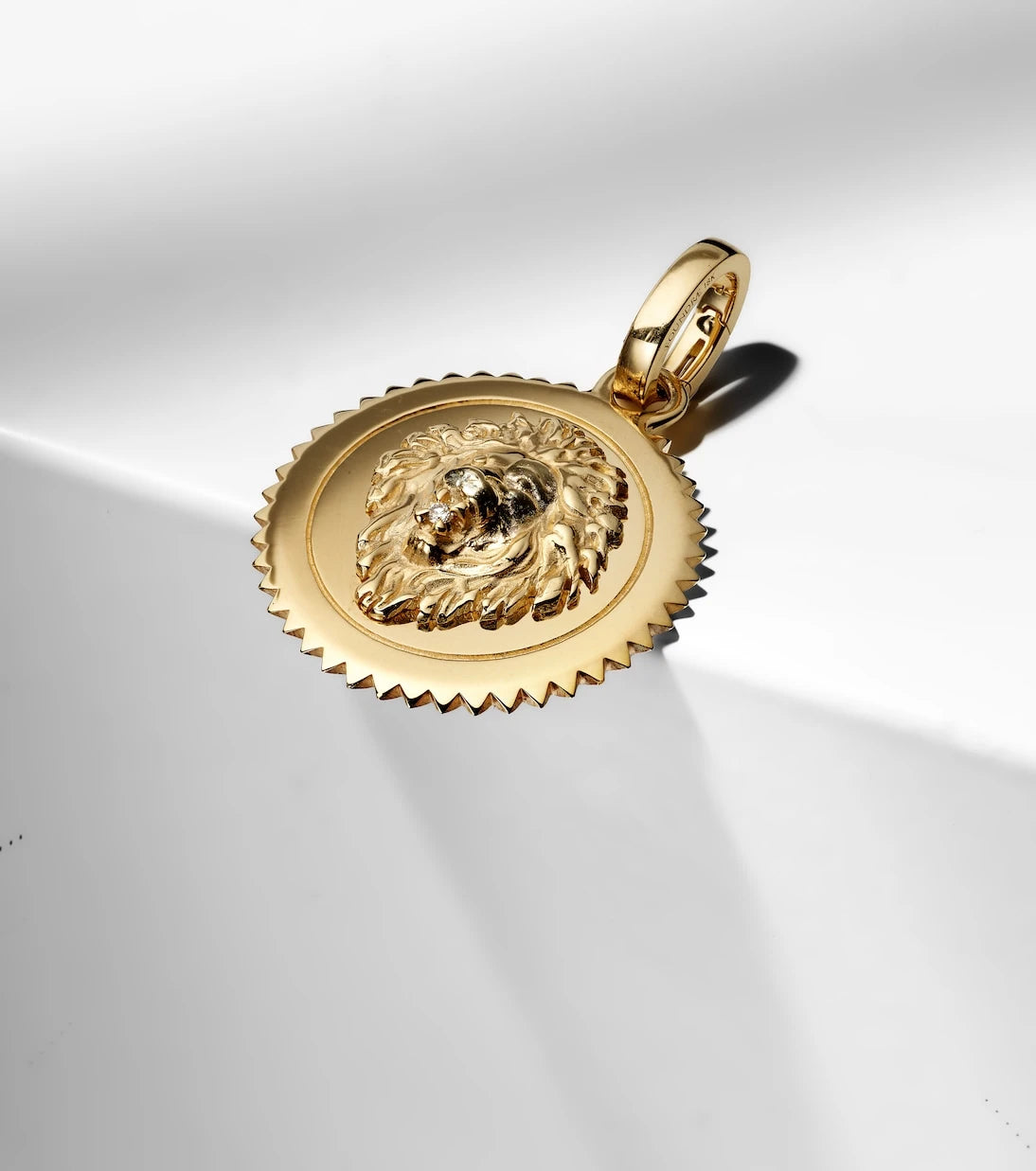 FoundRae - Strength Medium 18kt gold pendant with diamond