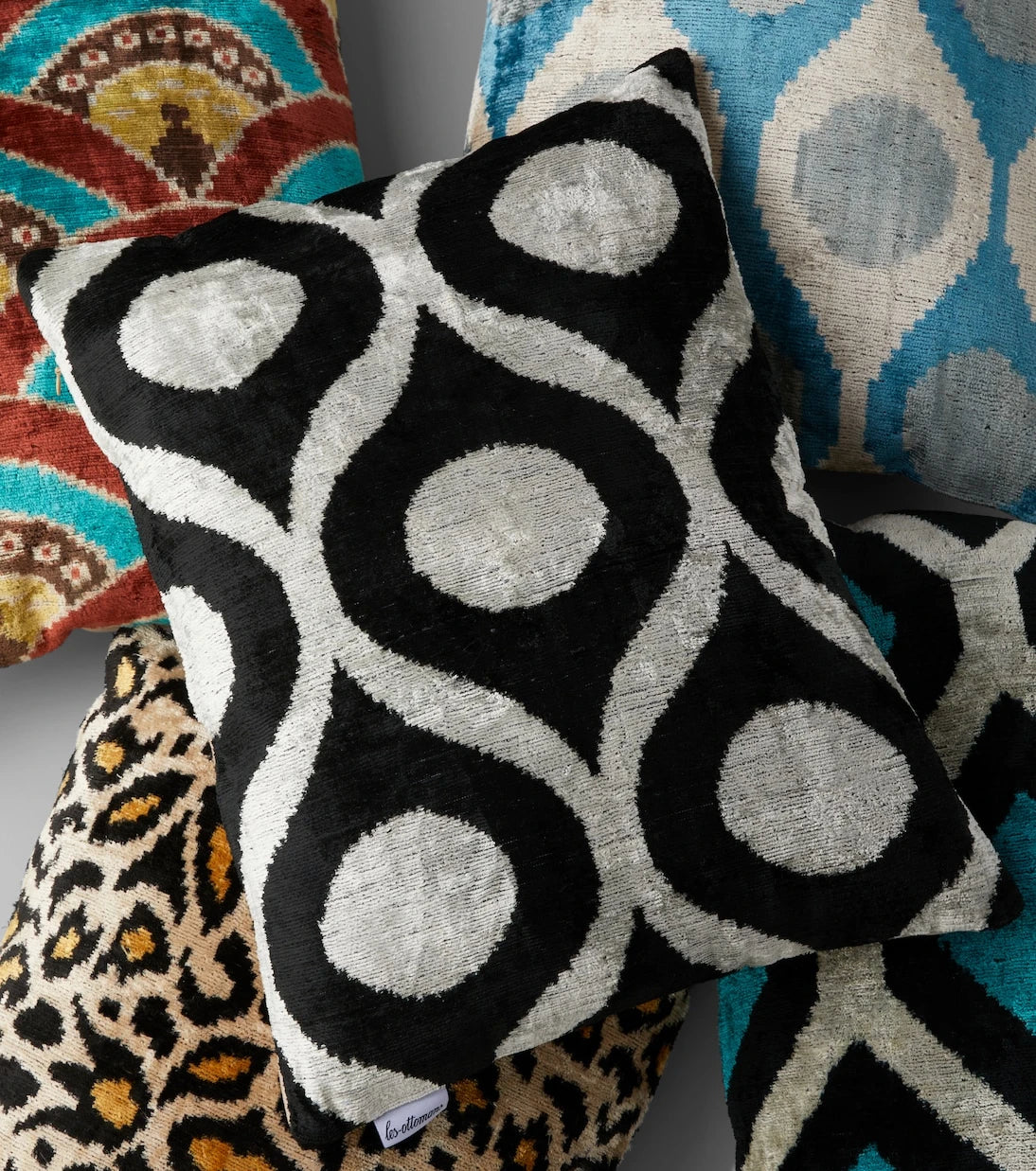 Les-Ottomans - Silk velvet cushion