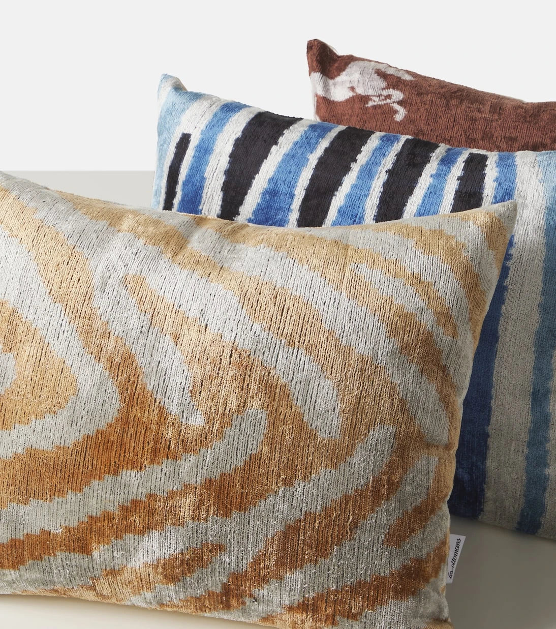 Les-Ottomans - Striped silk and cotton velvet cushion