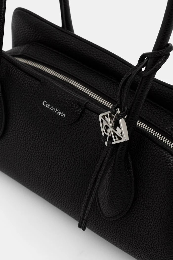 Calvin Klein Чанта тип багета дамска
