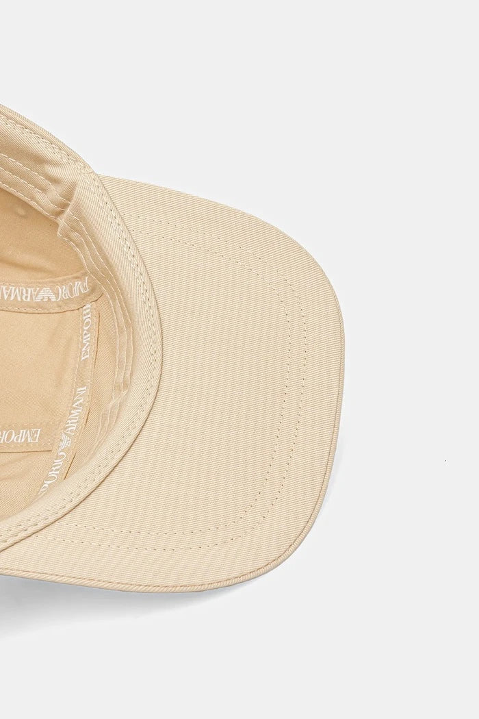 Памучна шапка с козирка Emporio Armani