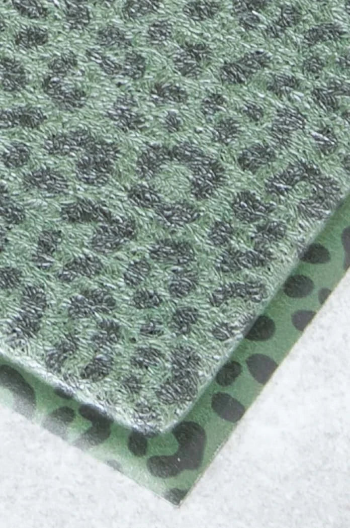 Изтривалка Artsy Doormats Green Leopard Doormat