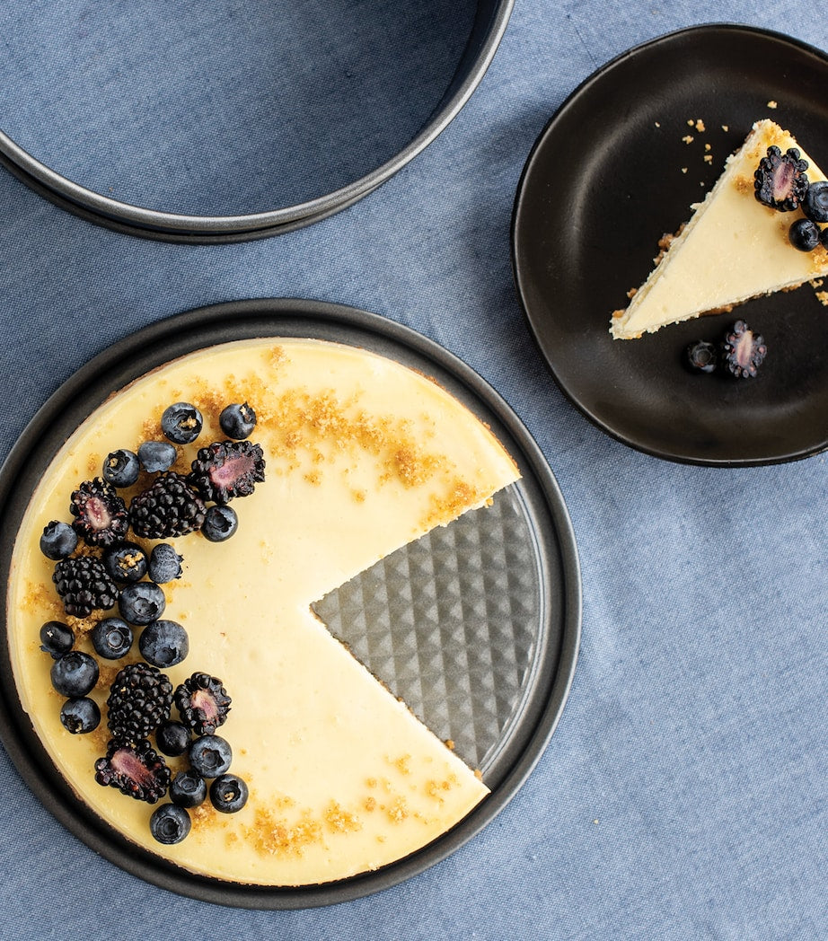 Nordic Ware Carbon Steel Springform Cake Tin Set (19.5cm)