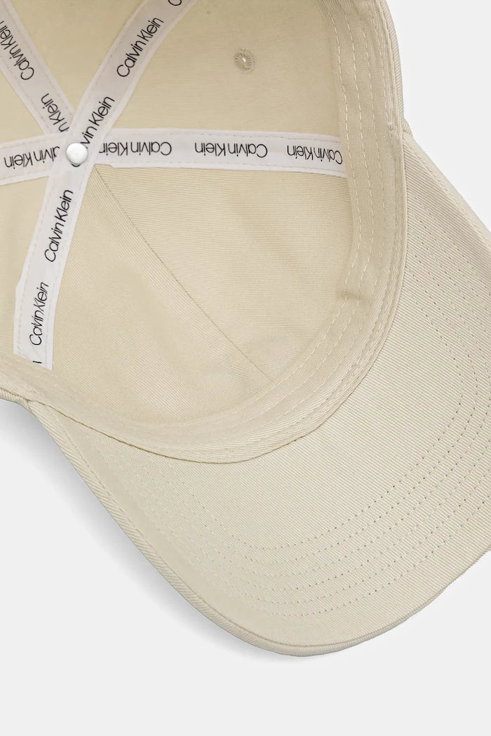 Calvin Klein şapka siperlikli kadın pamuklu