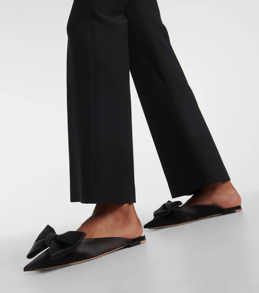 Valentino Garavani - Un Château Bow satin mules