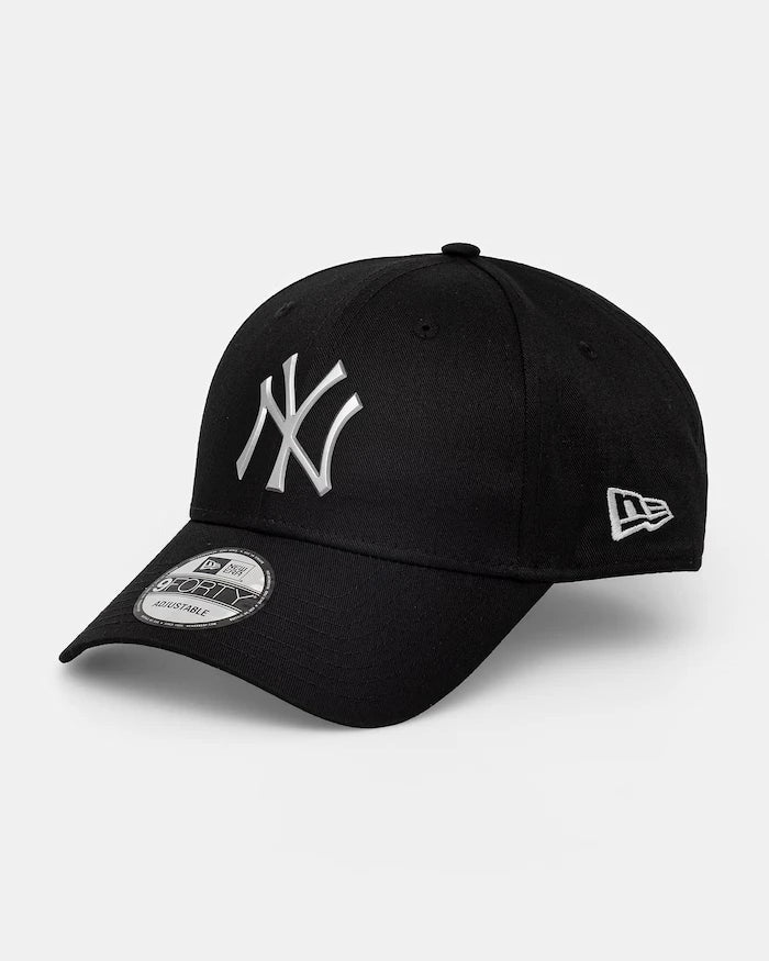 New Era METALLIC 9FORTY® Vizörlü Şapka