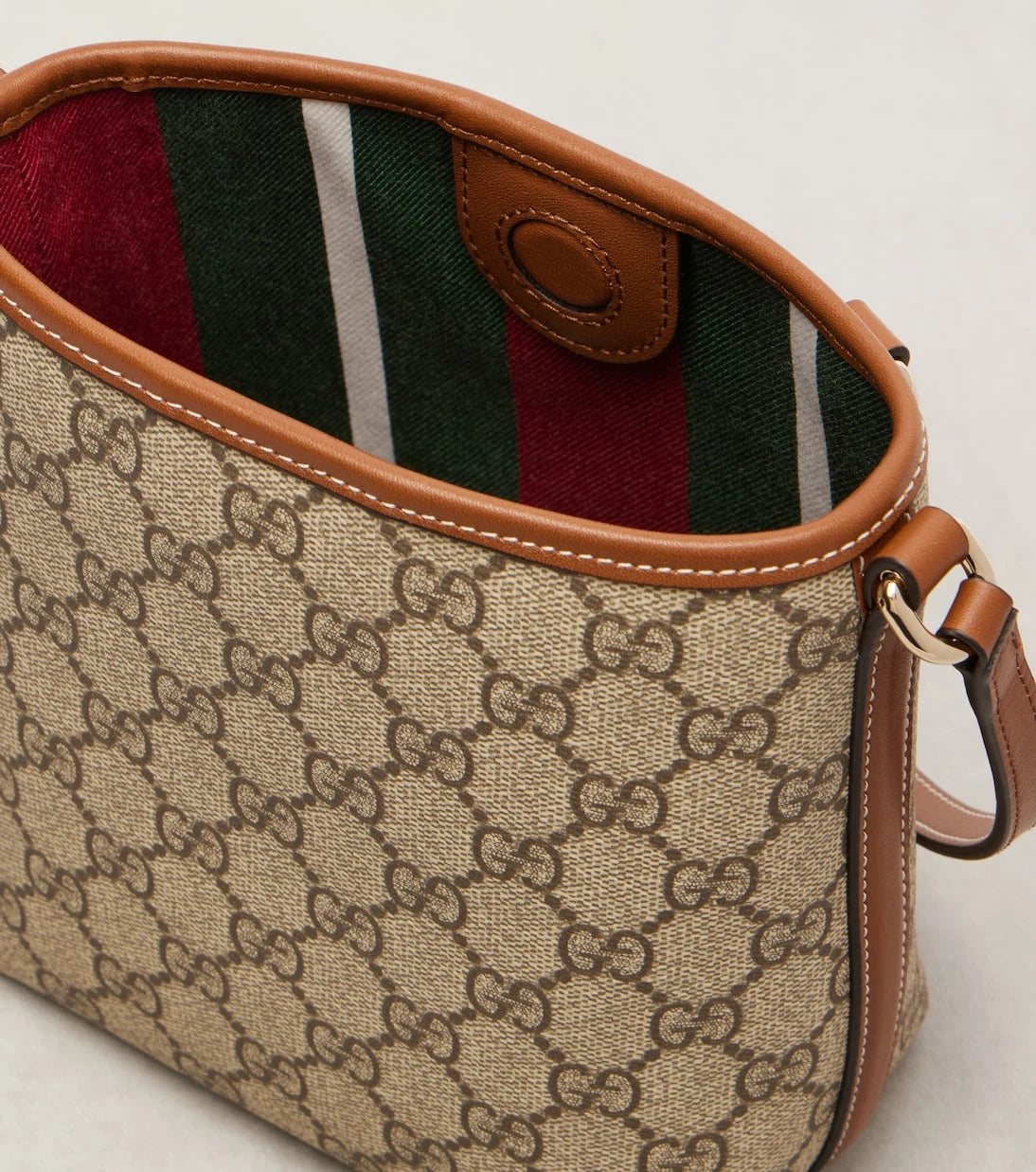 Gucci - GG Emblem Small bucket bag