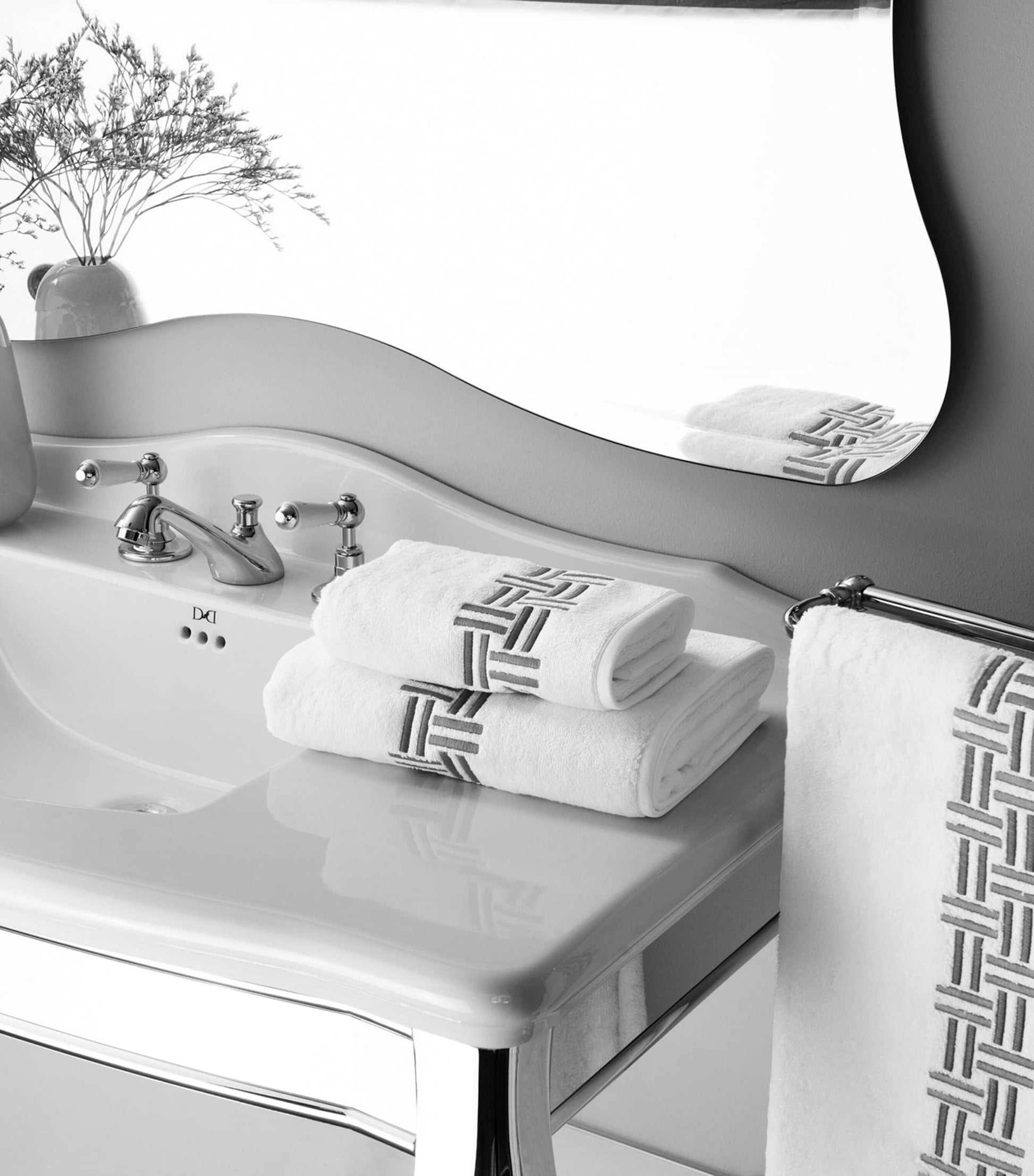 Frette Basket Weave Hand Towel (60cm x 110cm)