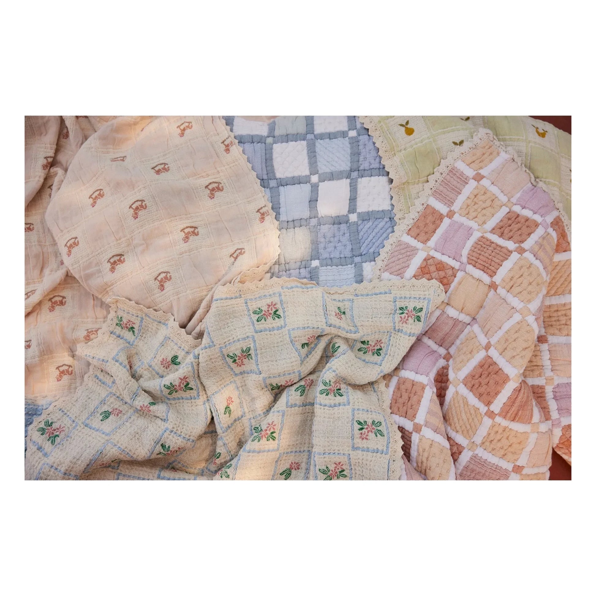 Bebe Organic - Organic Cotton Flowered Waffle Blanket | Ecru