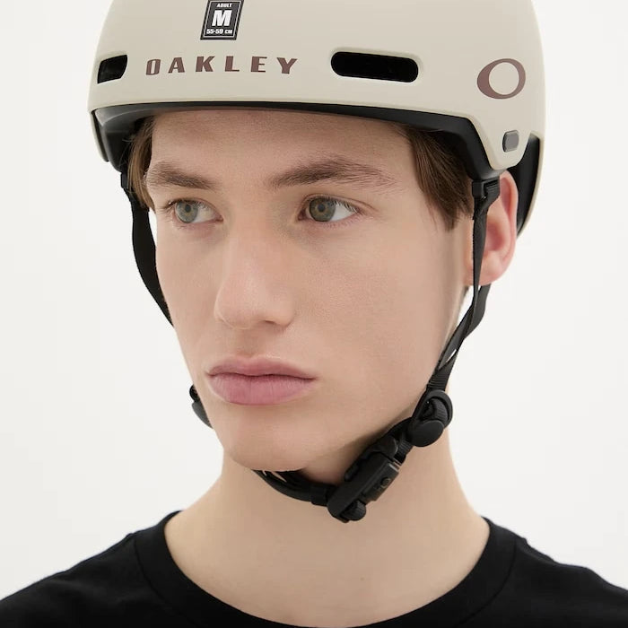 Oakley каска