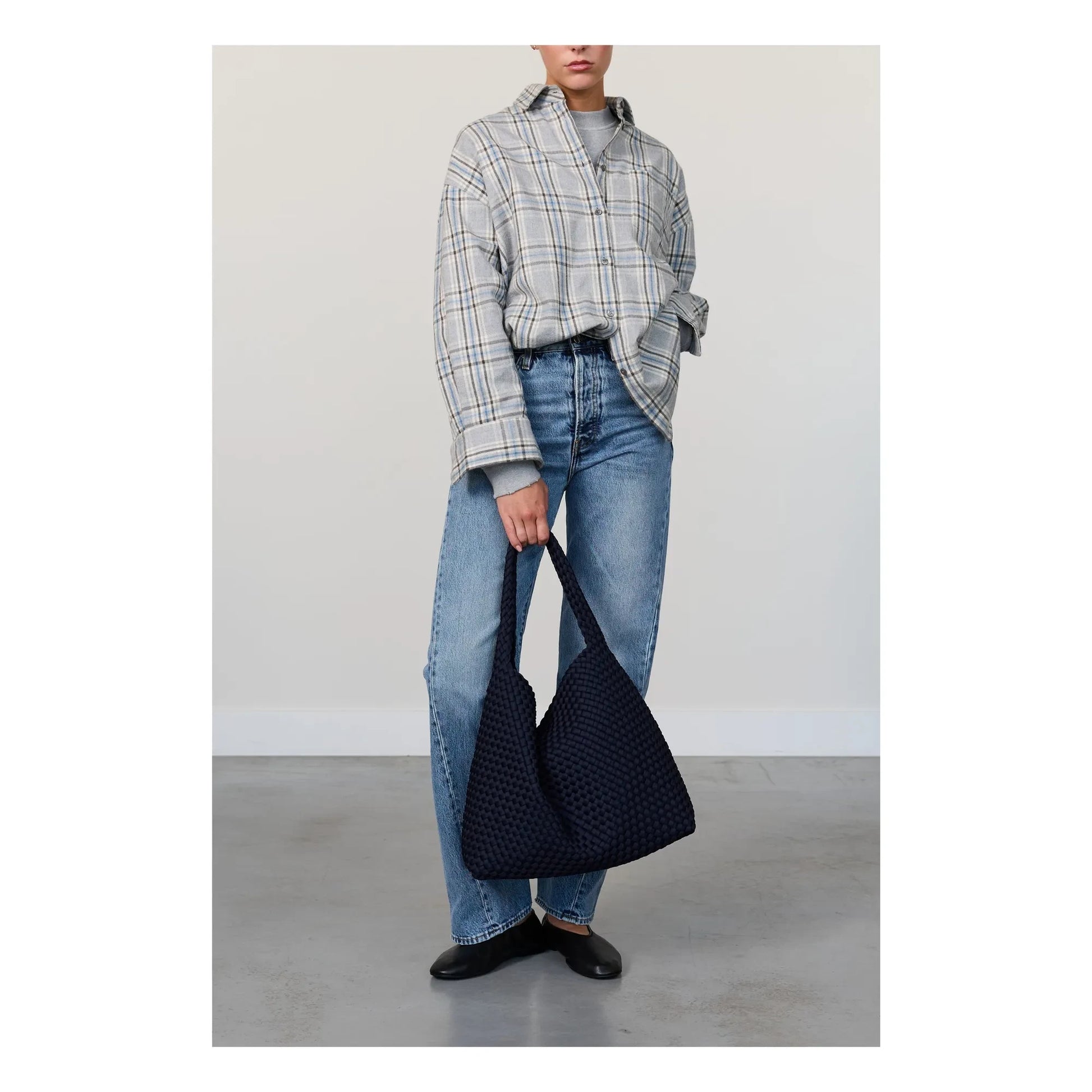 Marrea - Marrea Large Bucket Bag | Midnight blue