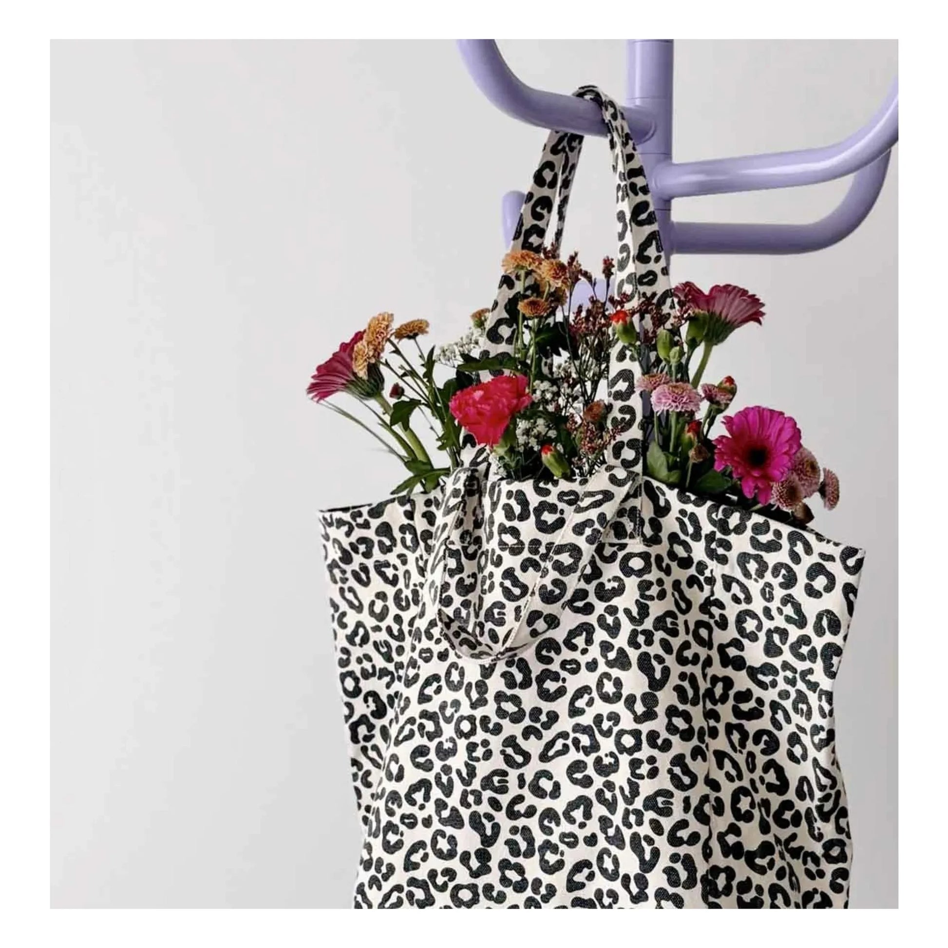 Rose in April - Elisabeth Graou tote bag | Beige
